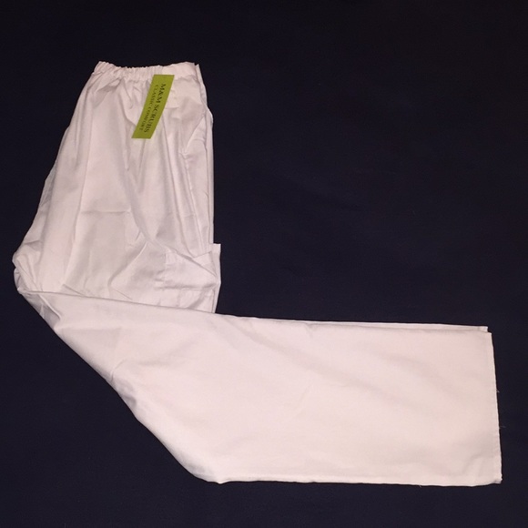 White Scrubs Men’s Set - Size Small - Picture 4 of 4